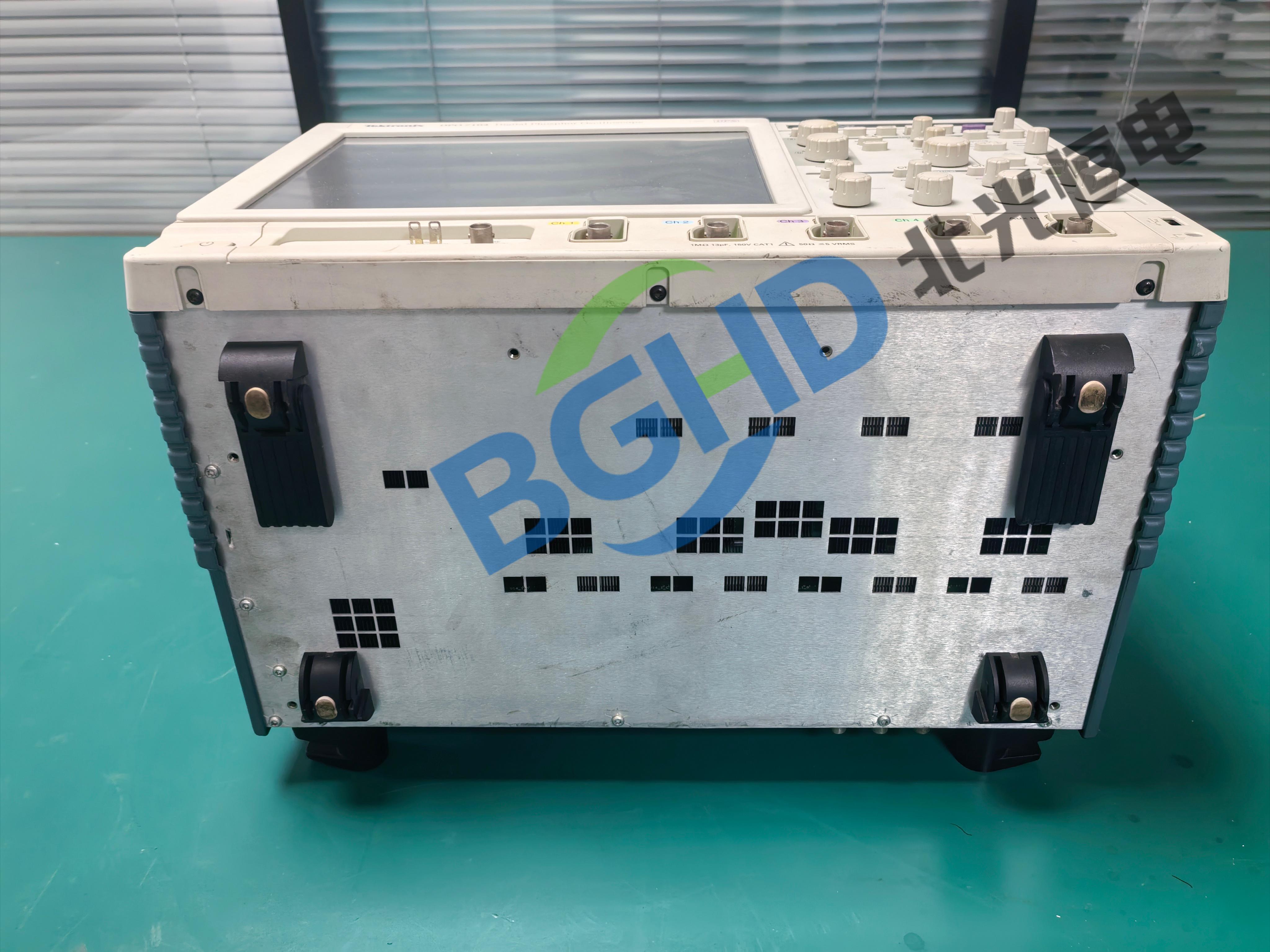 泰克 DPO7104 示波器通道串扰，通道之间互相影响