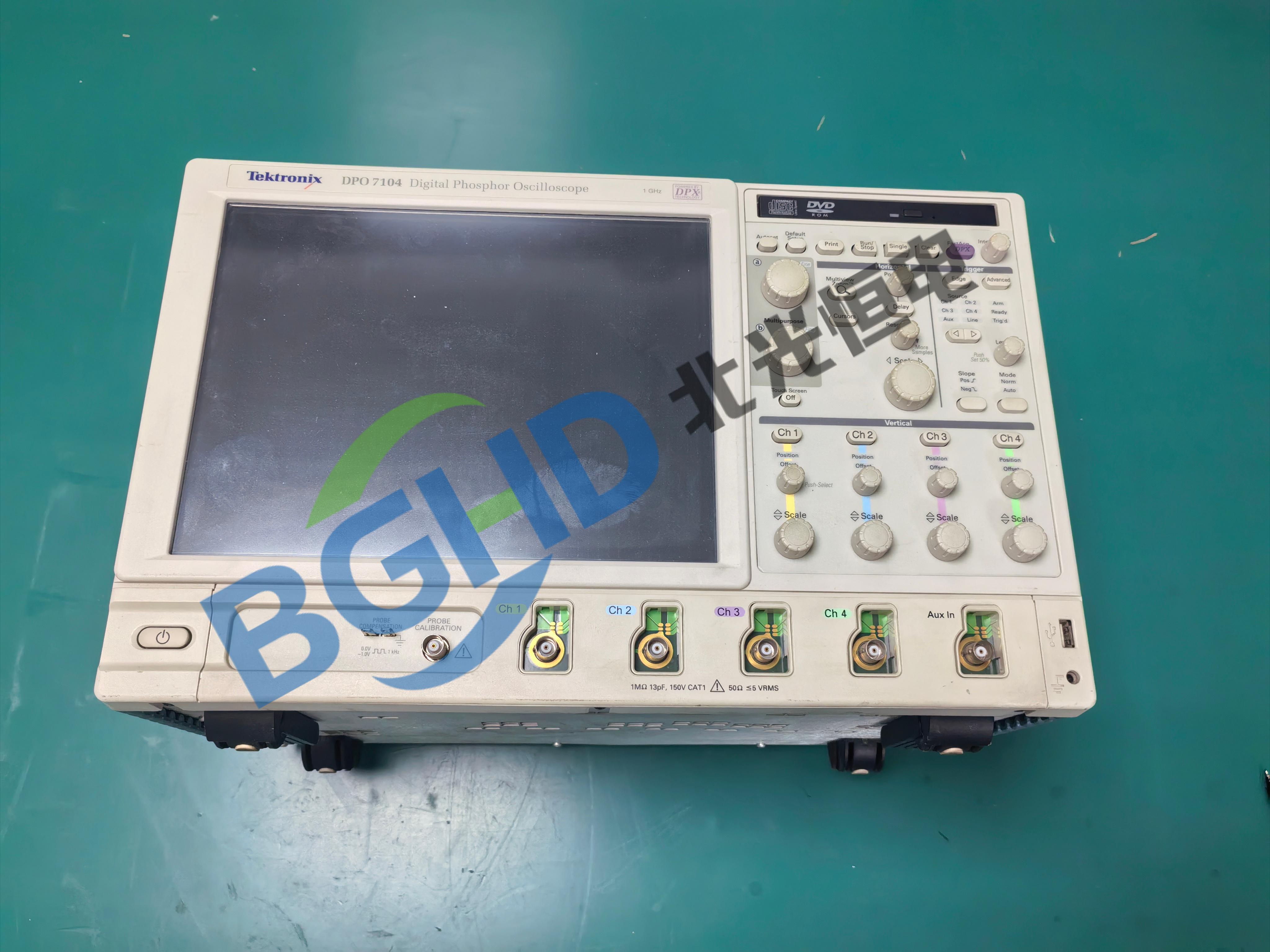 泰克 DPO7104 示波器通道串扰，通道之间互相影响
